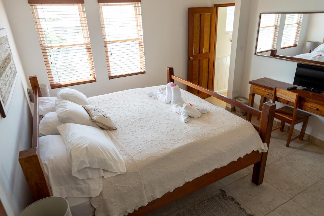 Caye Reef Condos เคย์คอล์กเกอร์ ภายนอก รูปภาพ